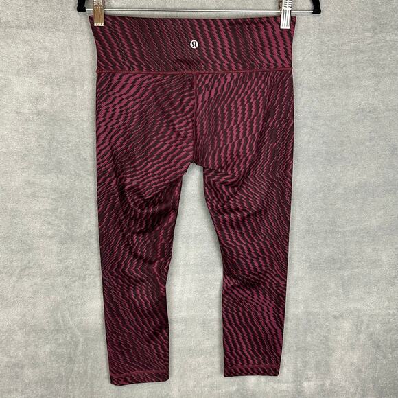 Lululemon Wunder Under Leggings Womens 6 Maroon Black Geo Cropped Stretch Active - Picture 5 of 12
